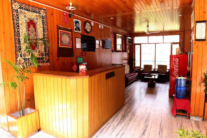 OYO 9648 HOTEL MORAINIC HILLS