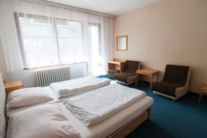 Room 32 of 57