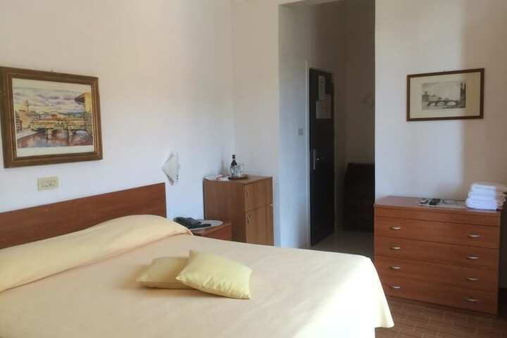 Room 9 of 38