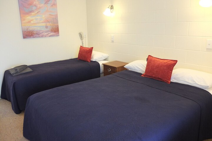 Room 9 of 41
