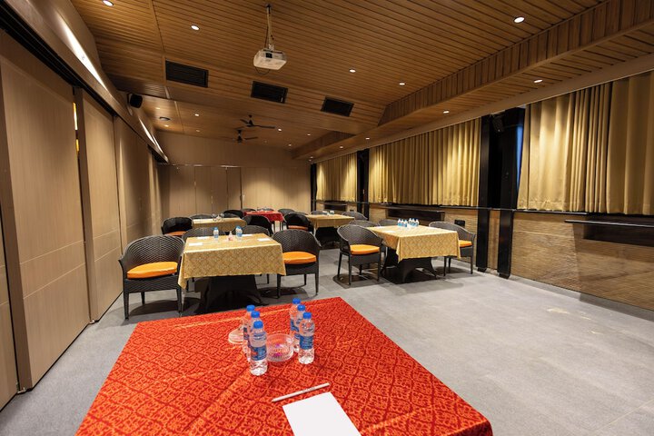 Ballroom/Hall 45 of 54