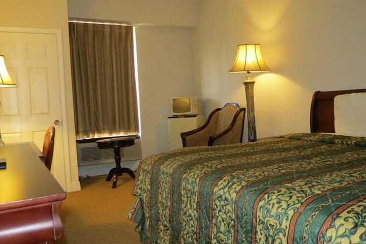 Room 7 of 38