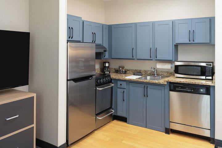 Room 4 of 32
