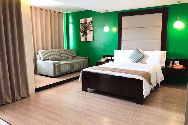 Room 17 of 51