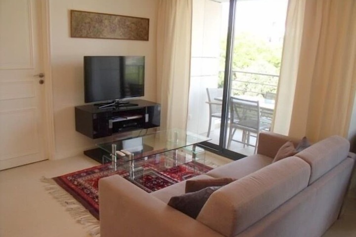 Lounge 39 of 69