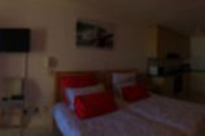 Room 10 of 16