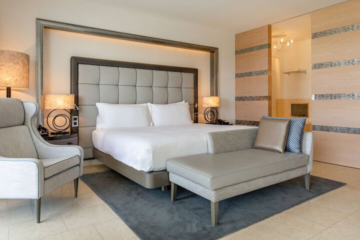 Room 32 of 192