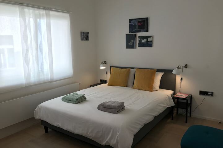 Room 12 of 25