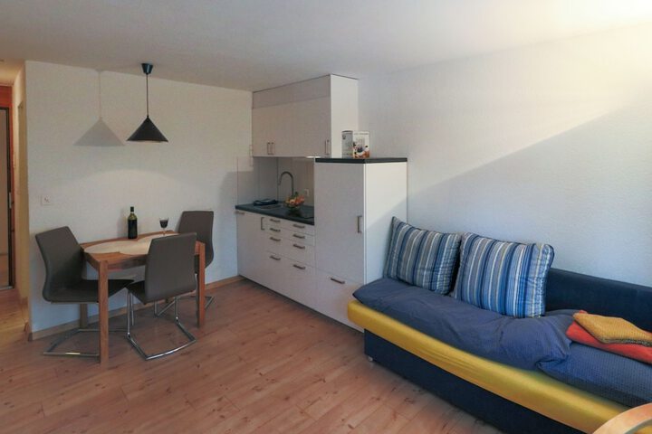 Room 8 of 169