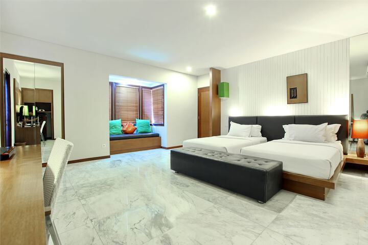 Room 12 of 112