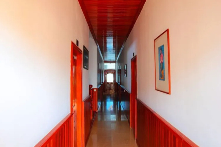 Room 12 of 26