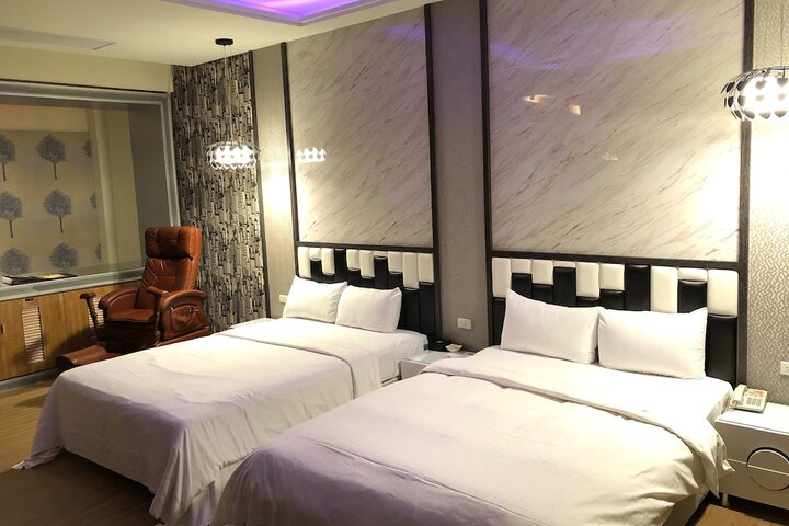 Room 19 of 49