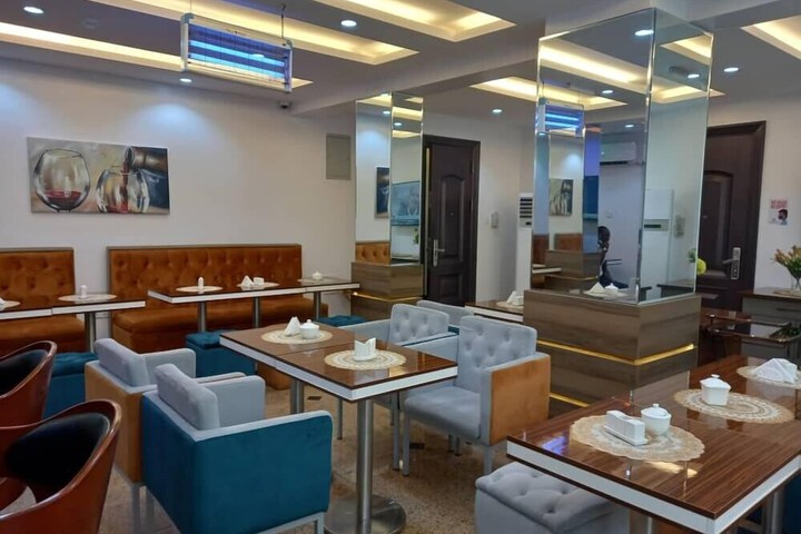 Dining 60 of 74