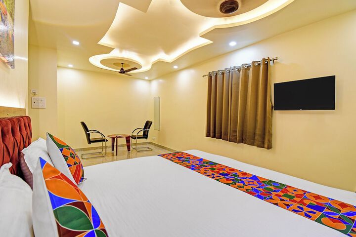 Room 9 of 26