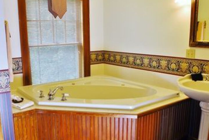 Hot Tub 177 of 200