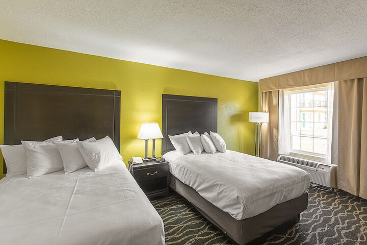 Standard Room, King or Two Doubles (6 of 24)