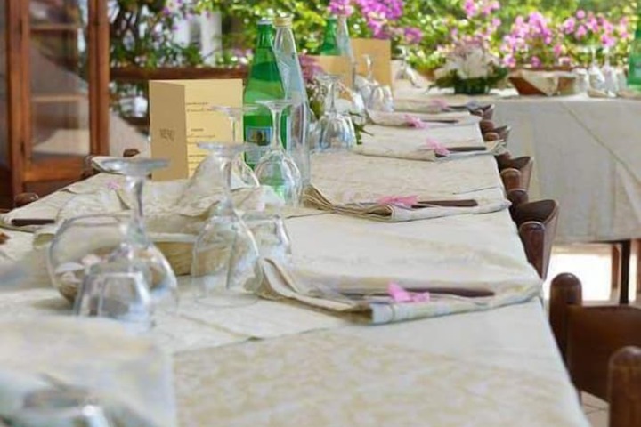 Dining 42 of 80