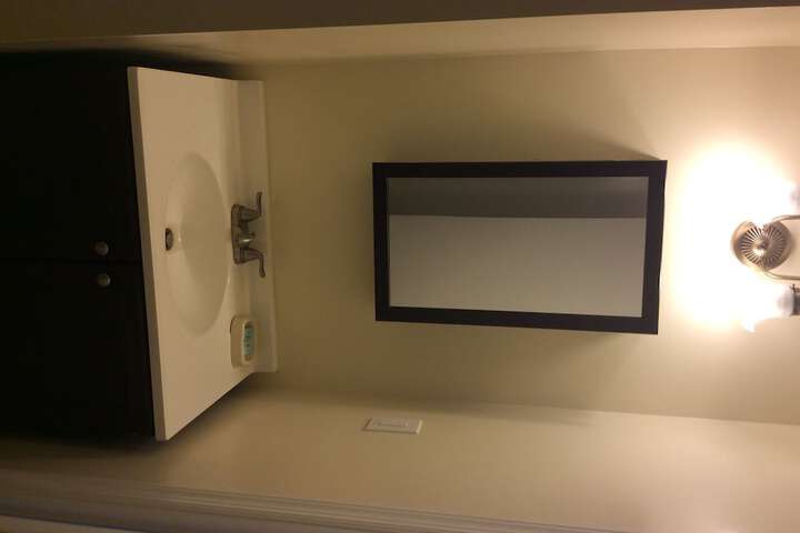 Room 25 of 27