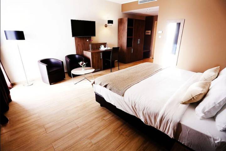 Room 4 of 34