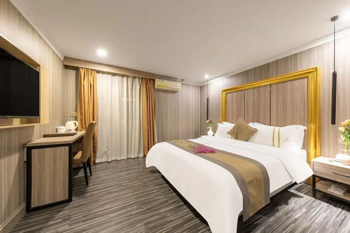 Room 26 of 39