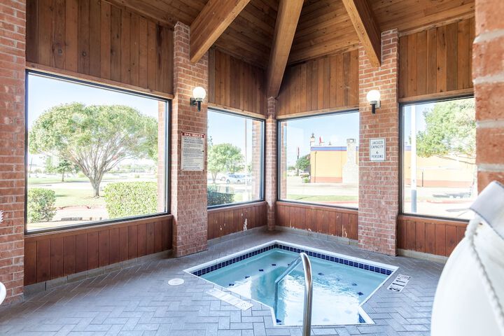 Indoor spa tub