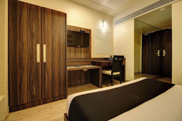 Room 14 of 36