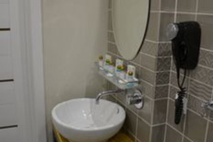Room 10 of 50