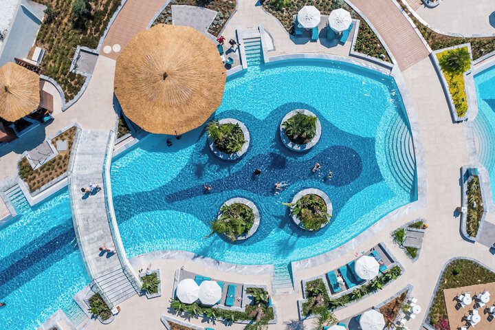 Pool 115 of 251