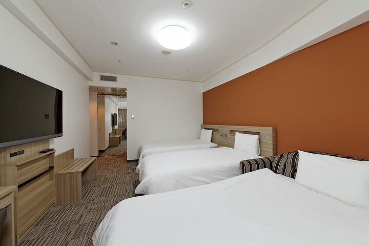 Room 7 of 30
