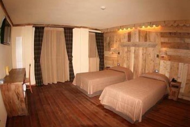 Room 8 of 23
