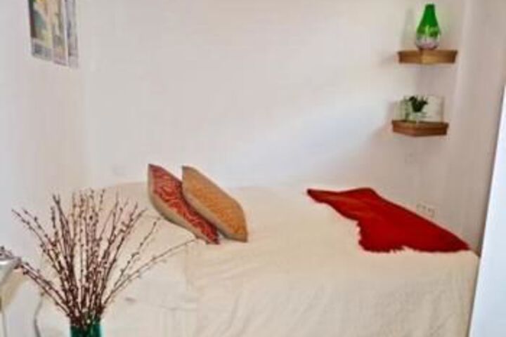Room 13 of 25