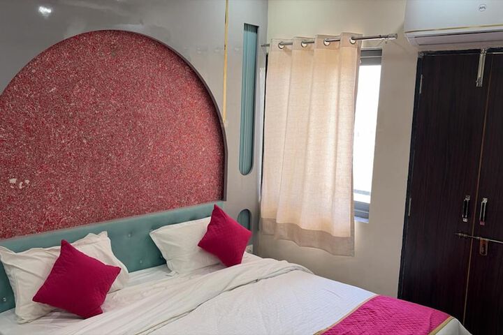 Room 7 of 44