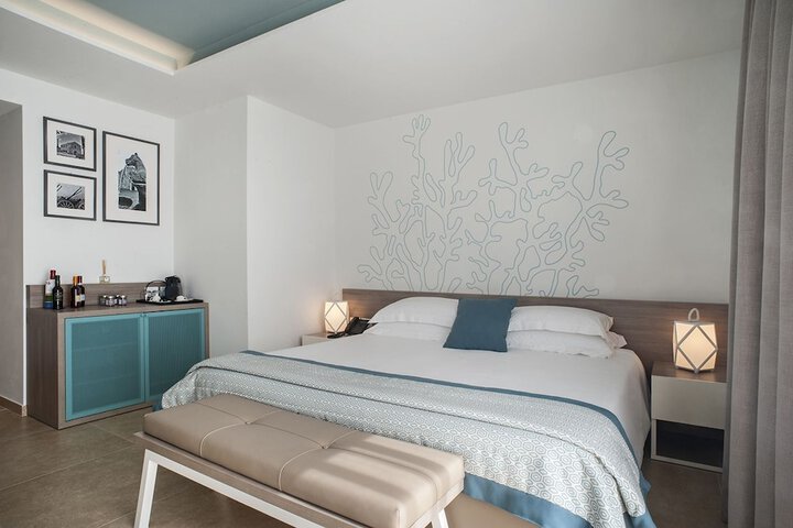 Room 10 of 74