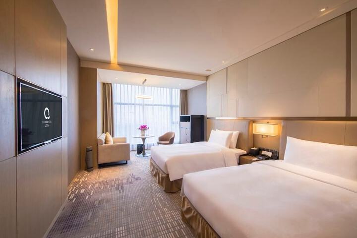 Room 2 of 10