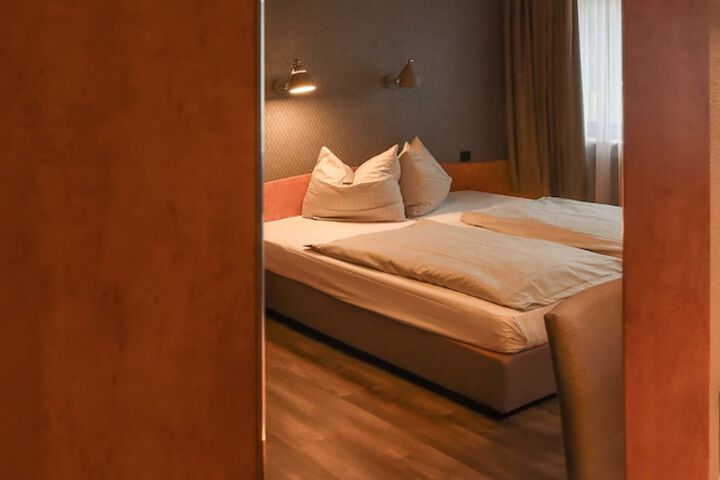 Room 2 of 29