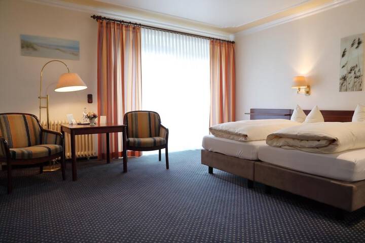 Room 12 of 33