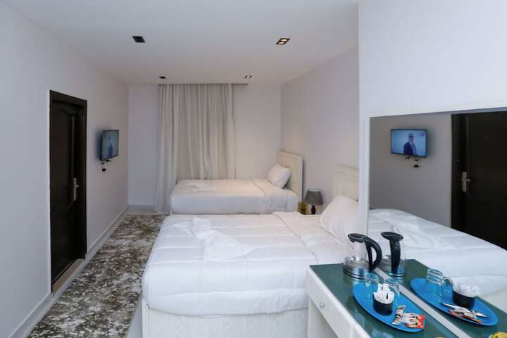 Room 9 of 88