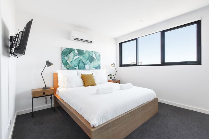 Room 10 of 27