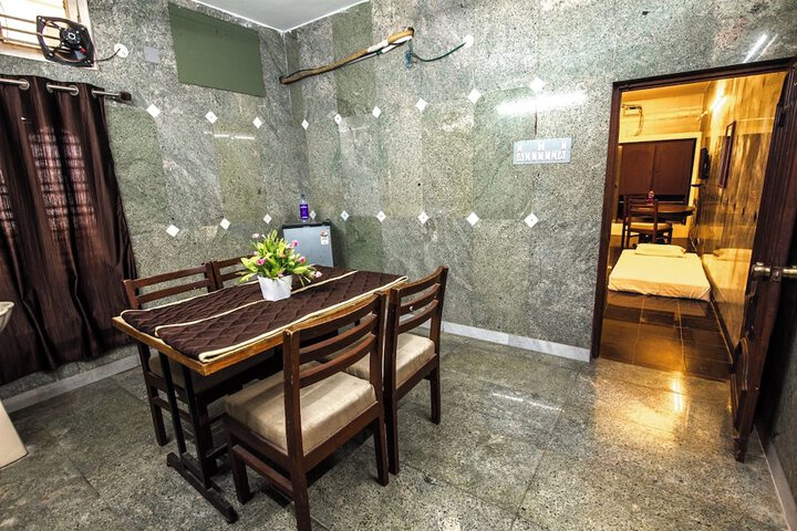 Room 16 of 25
