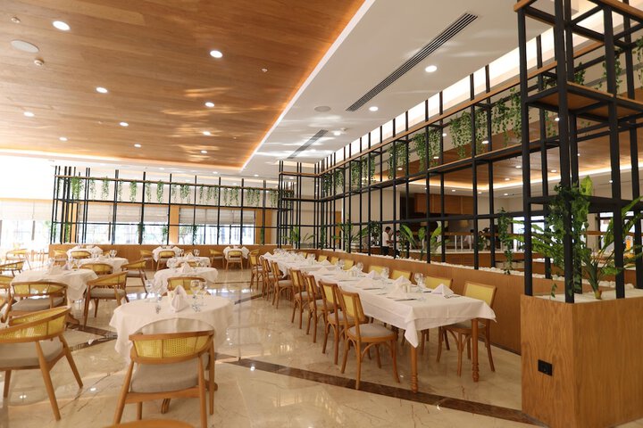 Ballroom/Hall 65 of 88