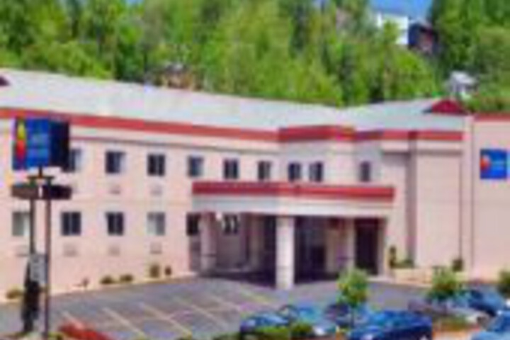 Photo of Comfort Inn & Suites