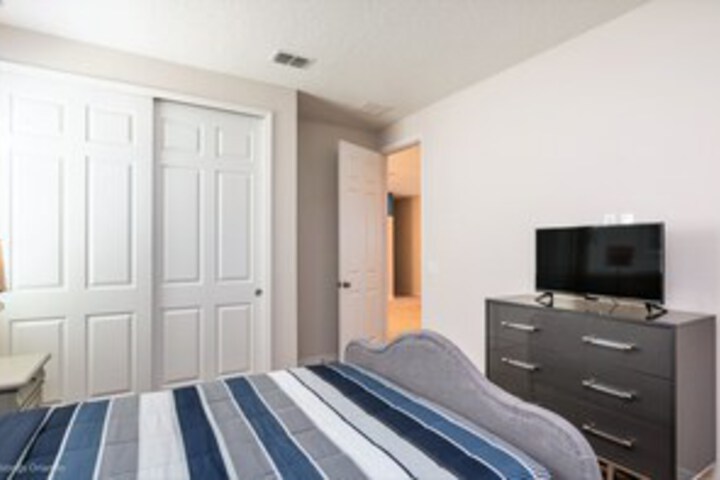 Room 73 of 117
