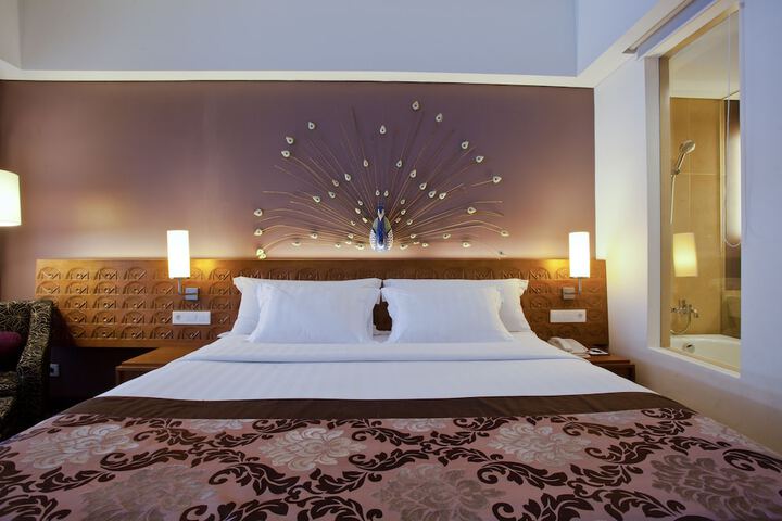 Room 8 of 48