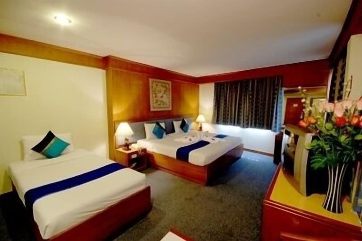 Room 15 of 34