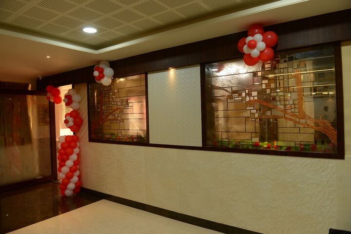 Ballroom/Hall 17 of 21