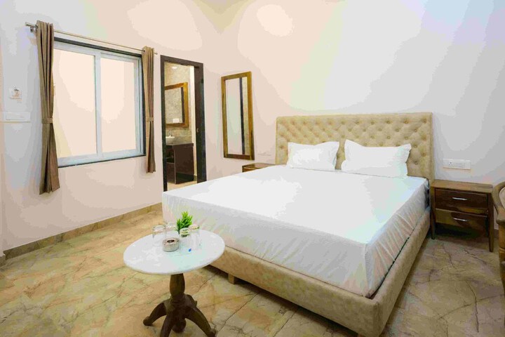 Room 3 of 11