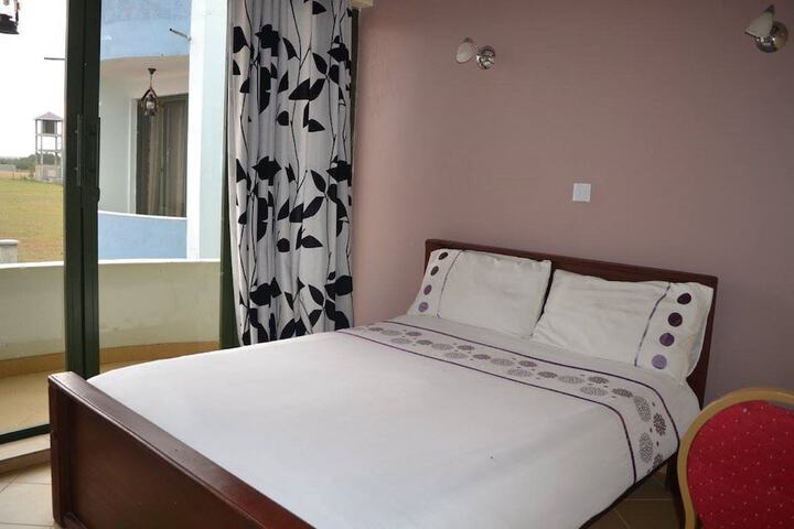 Room 5 of 15