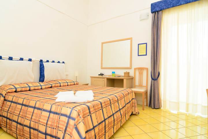 Room 5 of 39