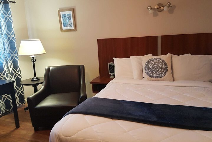 Room 2 of 9
