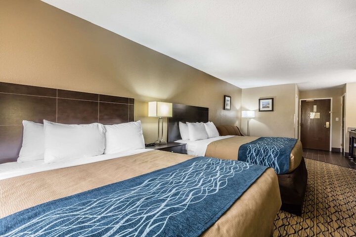Room 54 of 213